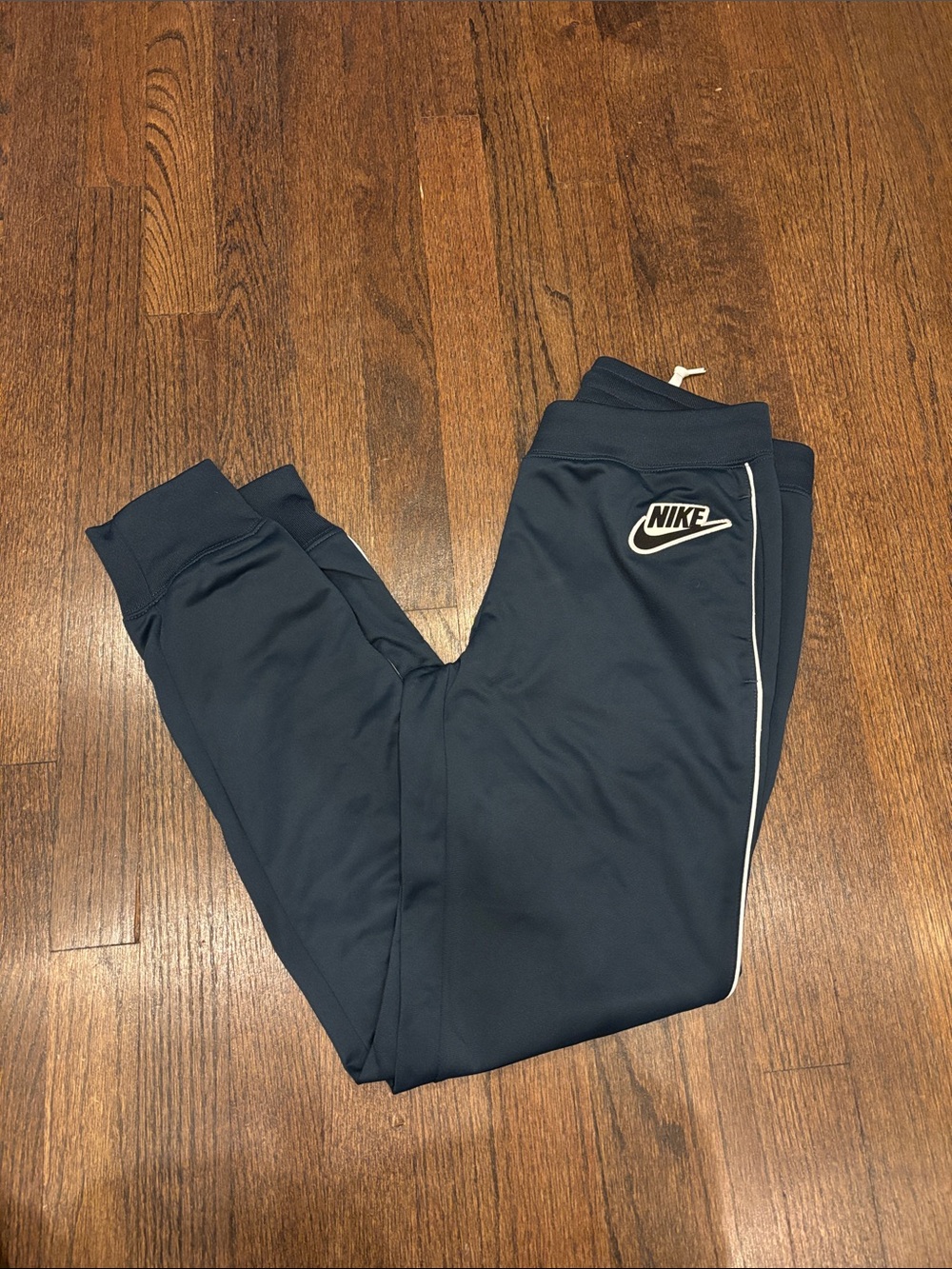 Nike tracksuit set - Picture 2 of 7